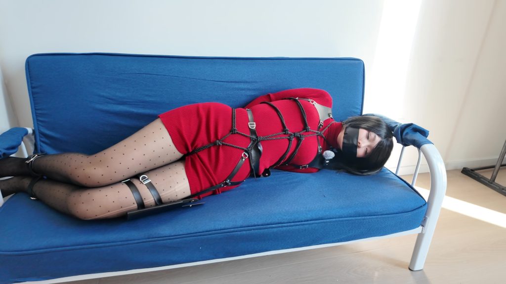 图片[2]-【Chrisgag】艾达王陷入困境！龟甲缚长靴捆绑胶带封嘴 - 视频-5元站-视频-5元站