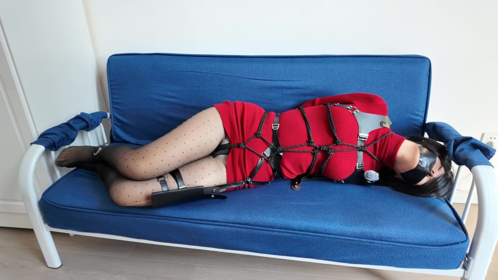 图片[3]-【Chrisgag】艾达王陷入困境！龟甲缚长靴捆绑胶带封嘴 - 视频-5元站-视频-5元站